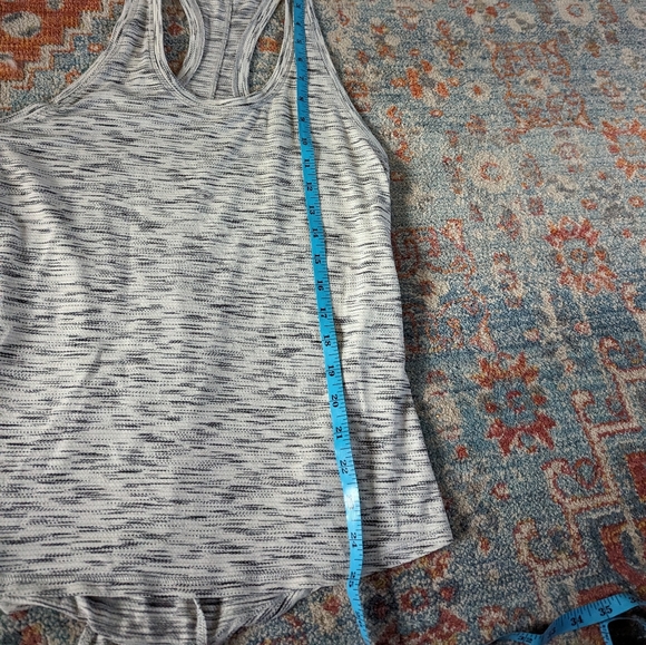 Lululemon 2/4 Women's Small Tank Top Heathered Light Gray Slit Back Racerback 68 - Picture 9 of 9